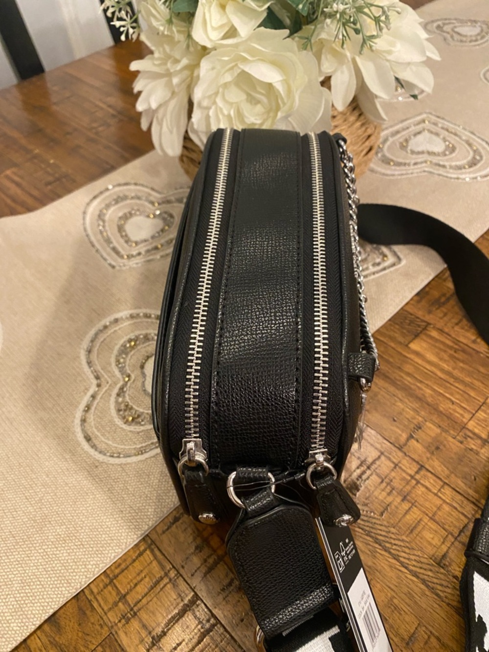 RESERVED Karl Lagerfeld Paris Maybelle Double Zip Camera Bag - Picture 5 of 16